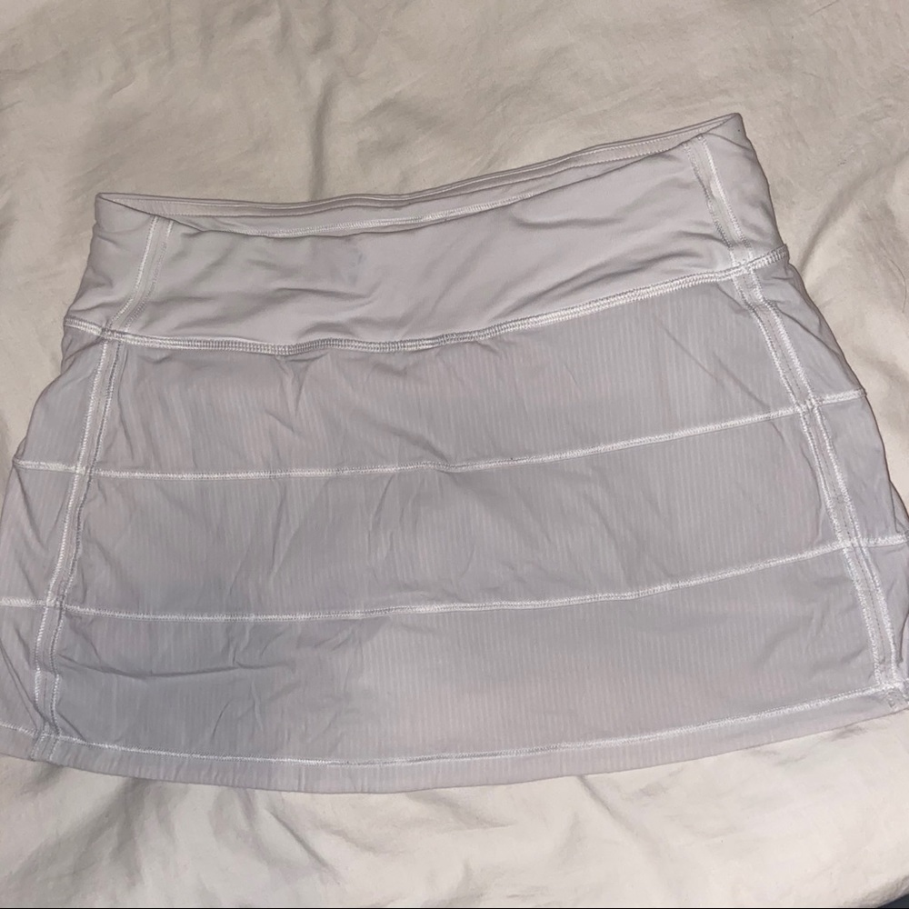 White lulu lemon skirt! Size 6 I think